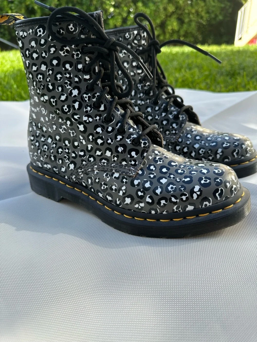 Dr. Martens Black & White Gunmetal 1460 loud leopard leather lace up boot women - Picture 10 of 14